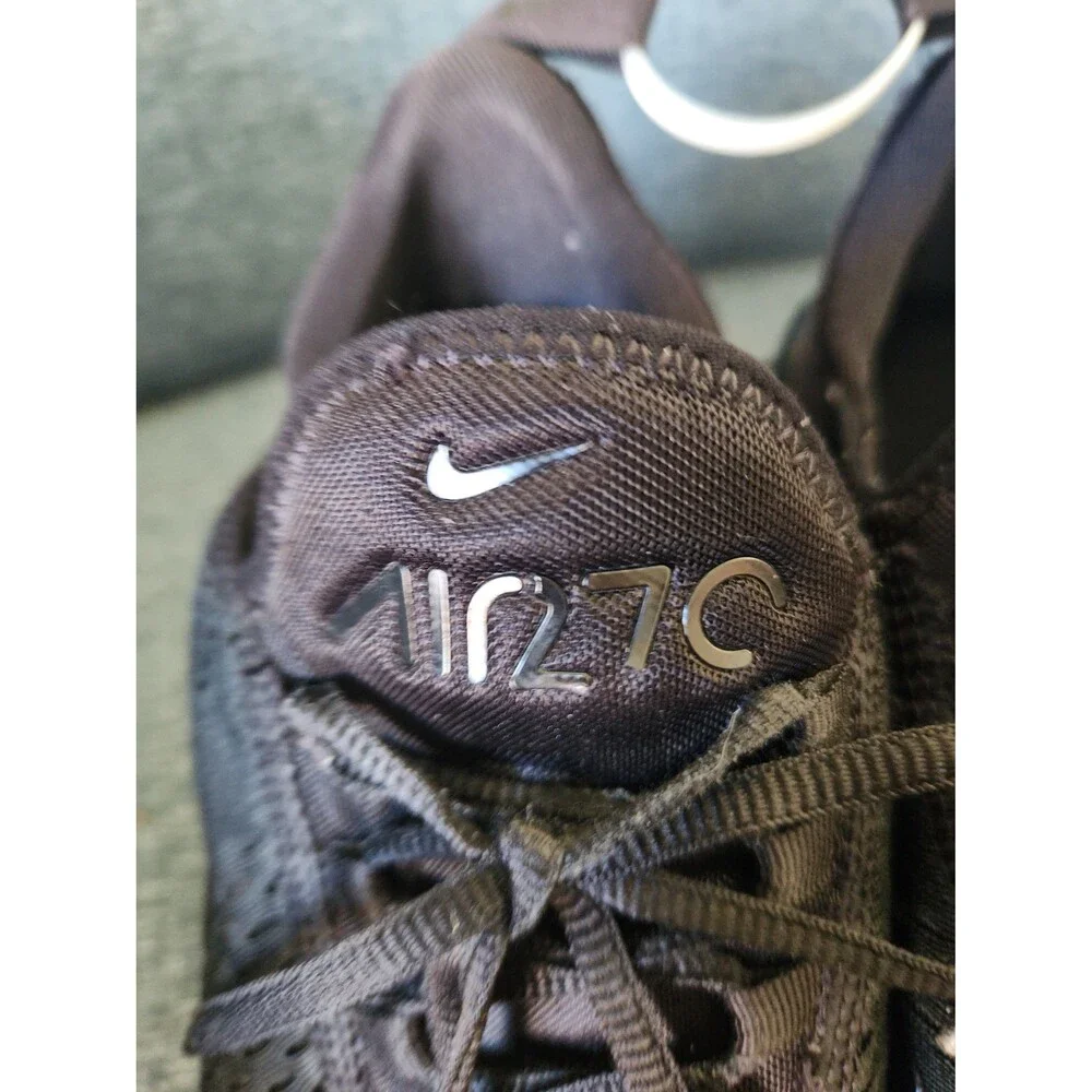 Nike Air Max 270 Women's Sneakers in Triple Black Size 11.5